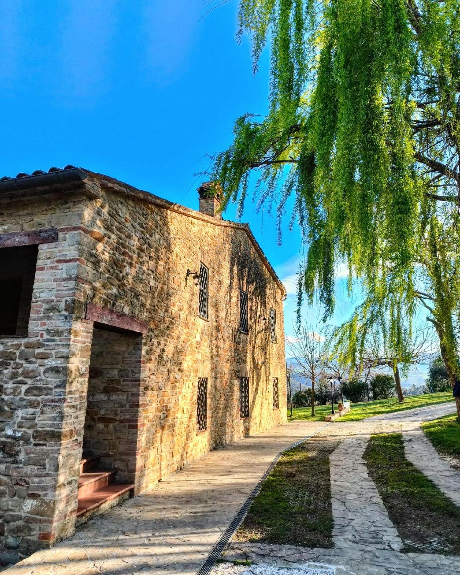 B&B Nel Vigneto Castelplanio Bagian luar foto
